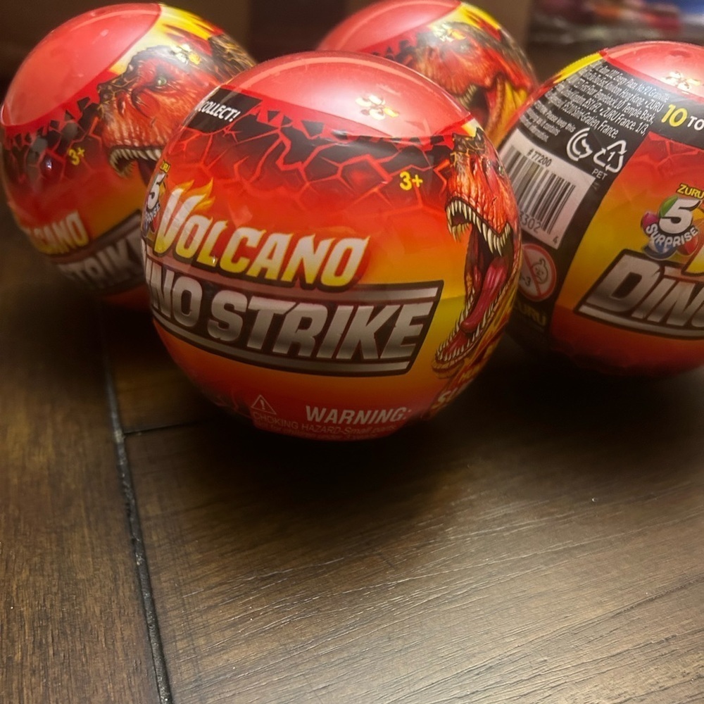 Surprise 5 Volcano Dino Strike NWT - Picture 2 of 4